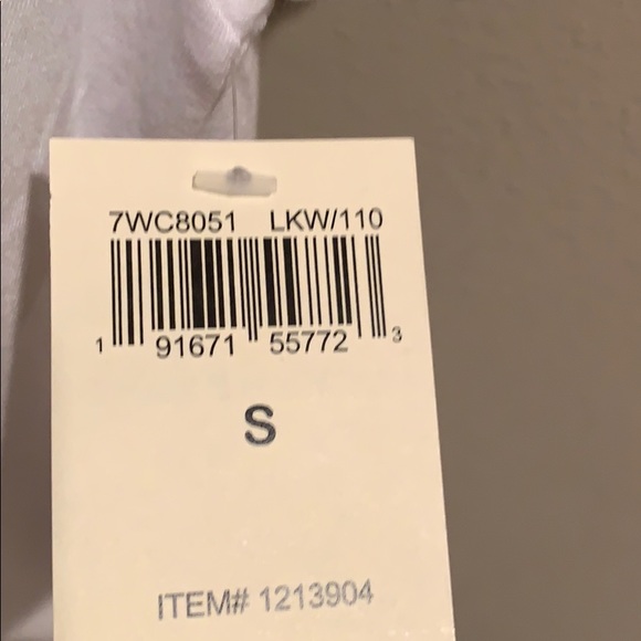 NWT Lucky Brand T-shirt - Picture 3 of 4